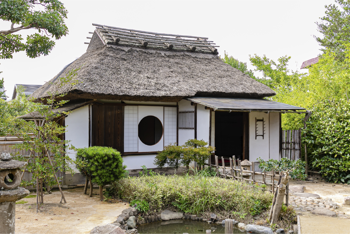 八雲が小豆とぎ橋の伝説を書き残した普門院(観月庵)へ